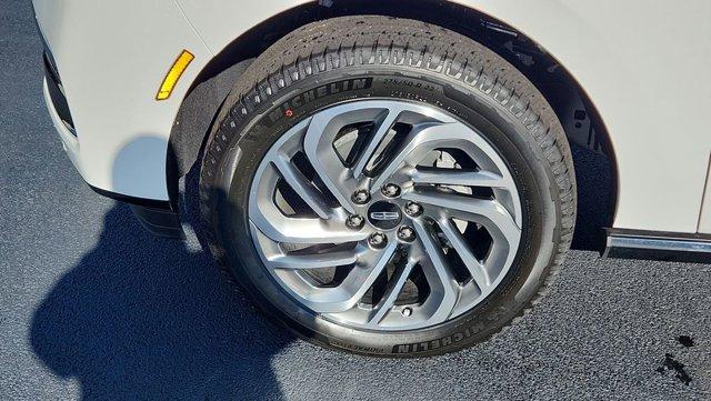 new 2025 Lincoln Navigator car, priced at $91,499