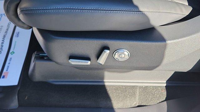 new 2025 Lincoln Navigator car, priced at $91,499