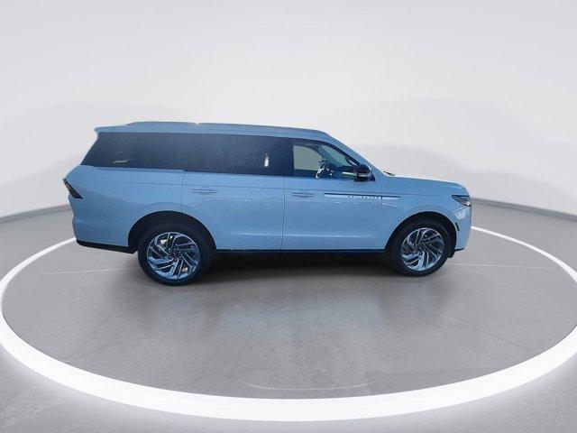 new 2025 Lincoln Navigator car, priced at $91,499