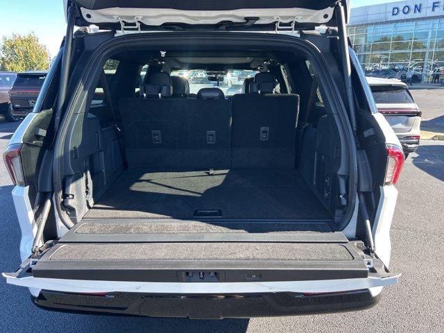 new 2027 Lincoln Navigator L car, priced at $106,704