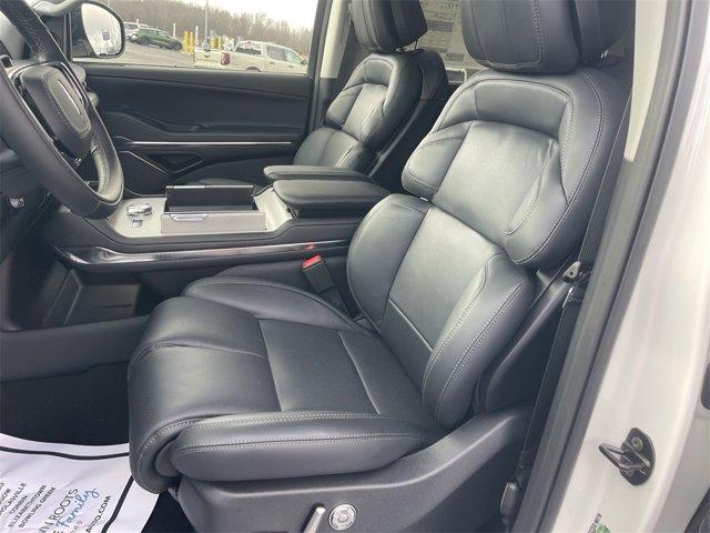 new 2025 Lincoln Navigator car, priced at $94,799