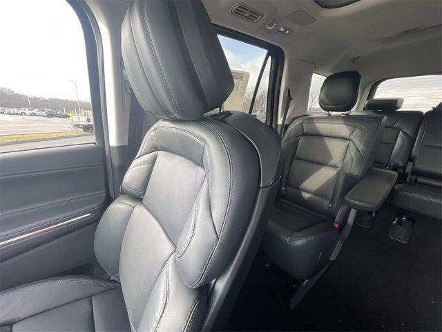 new 2025 Lincoln Navigator car, priced at $94,799