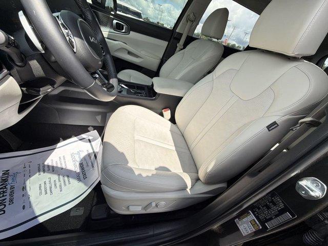 used 2025 Kia Sorento Hybrid car, priced at $35,588