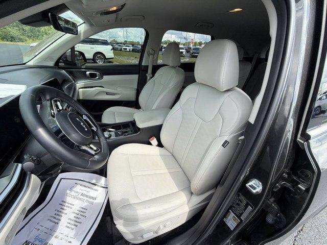 used 2025 Kia Sorento Hybrid car, priced at $35,588