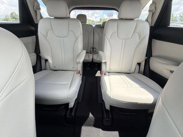used 2025 Kia Sorento Hybrid car, priced at $35,588