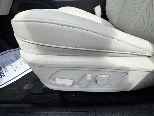 used 2025 Kia Sorento Hybrid car, priced at $35,588