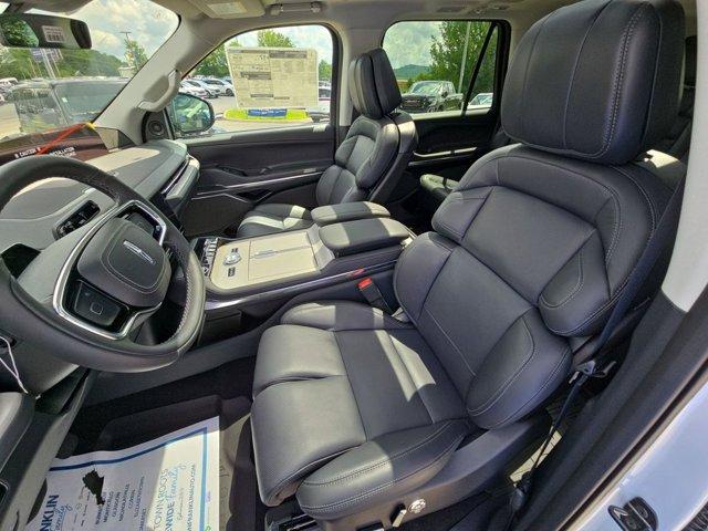 new 2025 Lincoln Navigator L car, priced at $94,106