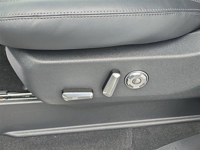 new 2025 Lincoln Navigator car, priced at $94,999