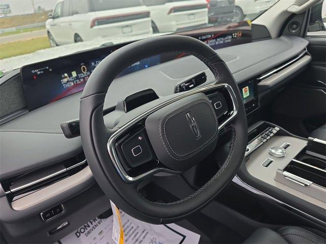 new 2025 Lincoln Navigator car, priced at $94,999