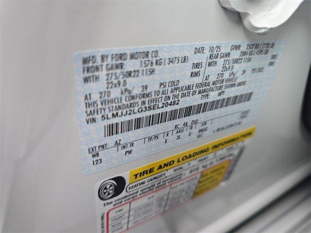 new 2025 Lincoln Navigator car, priced at $94,999