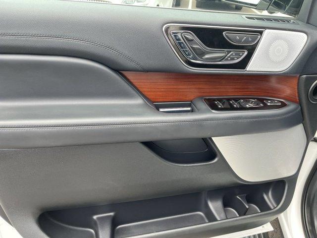 used 2022 Lincoln Navigator car, priced at $59,088