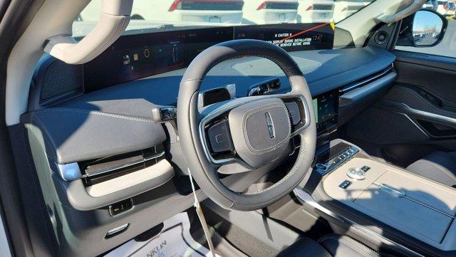 new 2025 Lincoln Navigator car, priced at $91,099