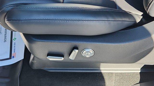 new 2025 Lincoln Navigator car, priced at $91,099