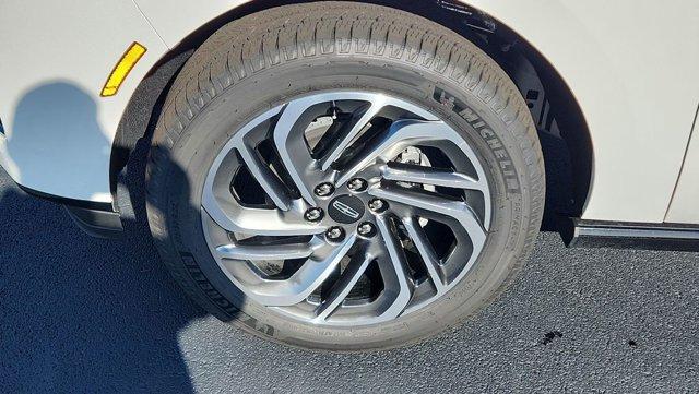 new 2025 Lincoln Navigator car, priced at $91,099