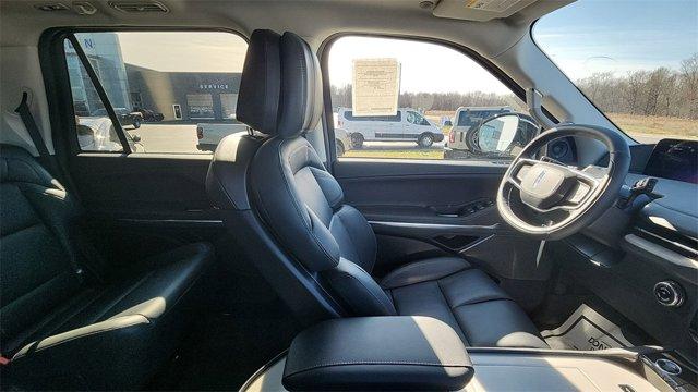 new 2025 Lincoln Navigator car, priced at $94,899