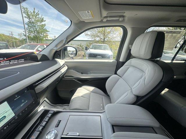 new 2026 Lincoln Navigator car, priced at $100,783