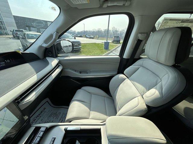 new 2026 Lincoln Navigator L car, priced at $105,440