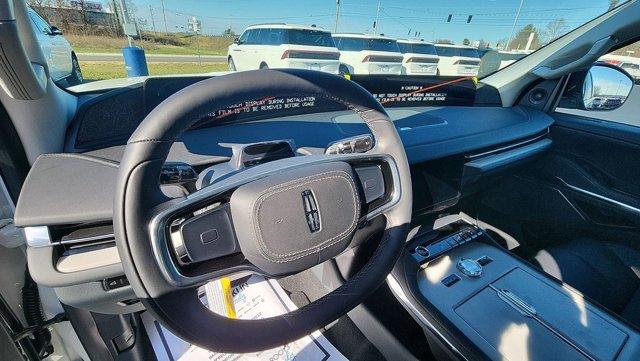 new 2025 Lincoln Navigator car, priced at $91,499