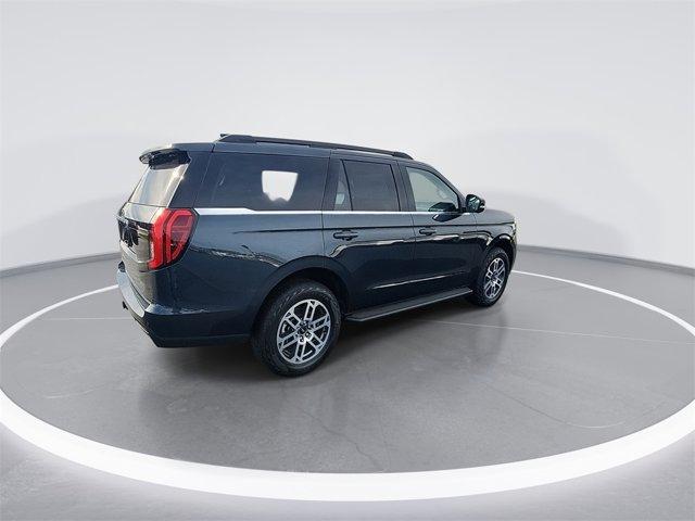 new 2025 Ford Expedition car, priced at $67,999