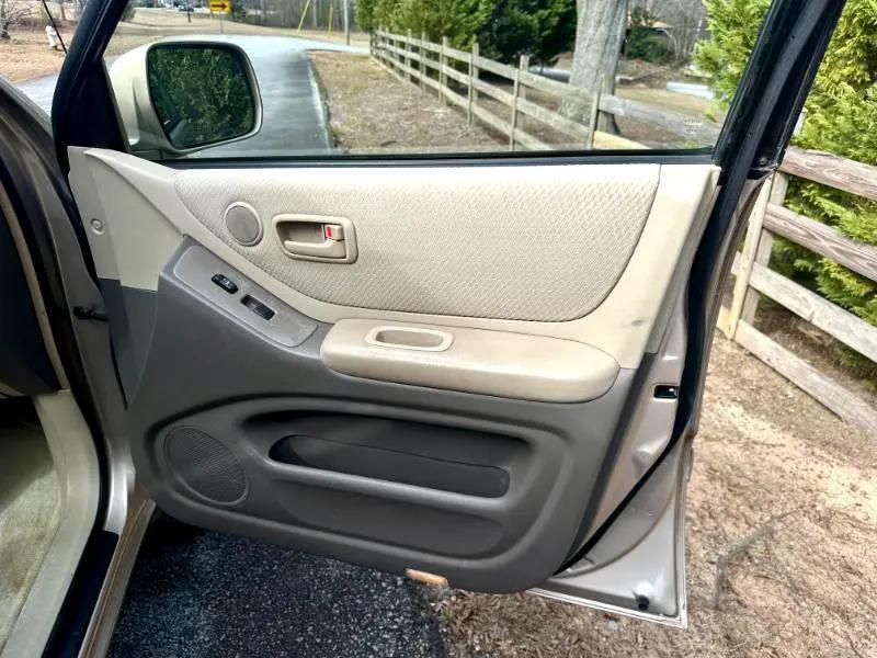 used 2006 Toyota Highlander car, priced at $4,950