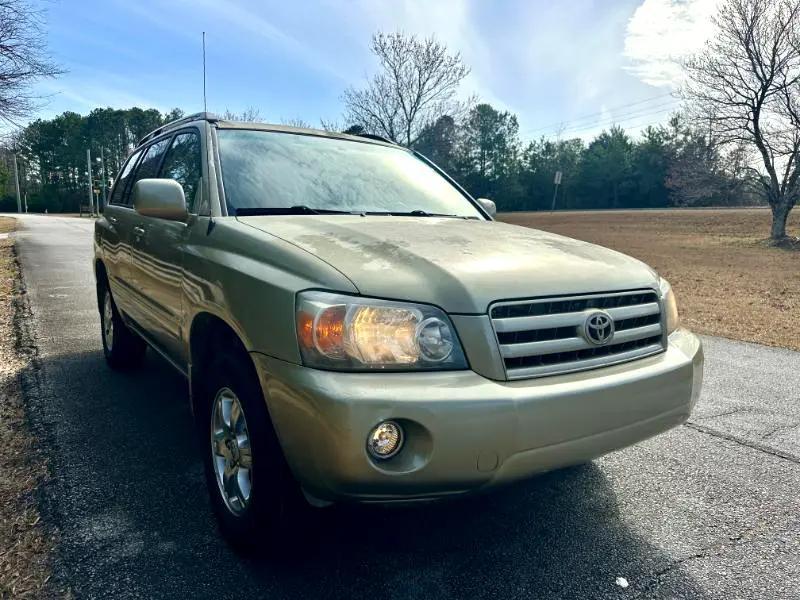 used 2006 Toyota Highlander car, priced at $4,950