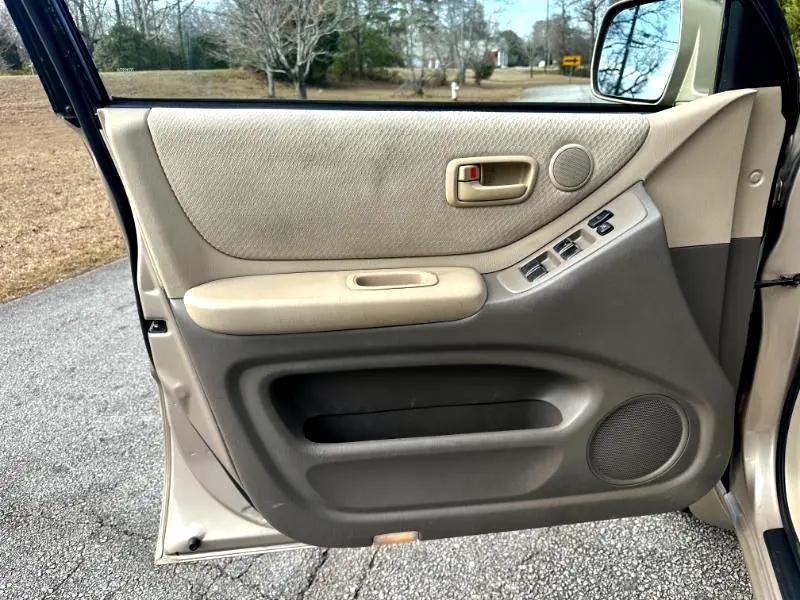 used 2006 Toyota Highlander car, priced at $4,950