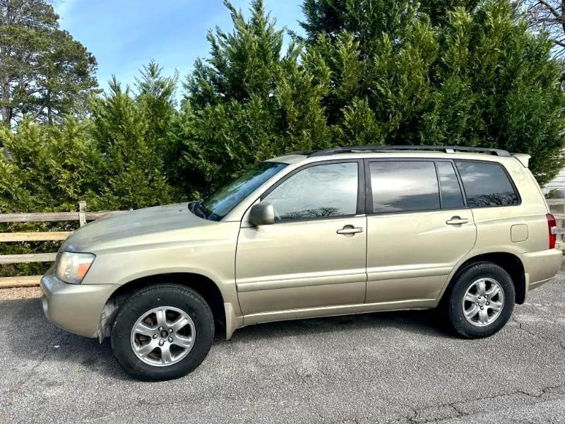 used 2006 Toyota Highlander car, priced at $4,950