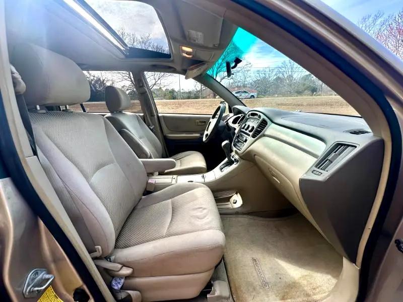 used 2006 Toyota Highlander car, priced at $4,950
