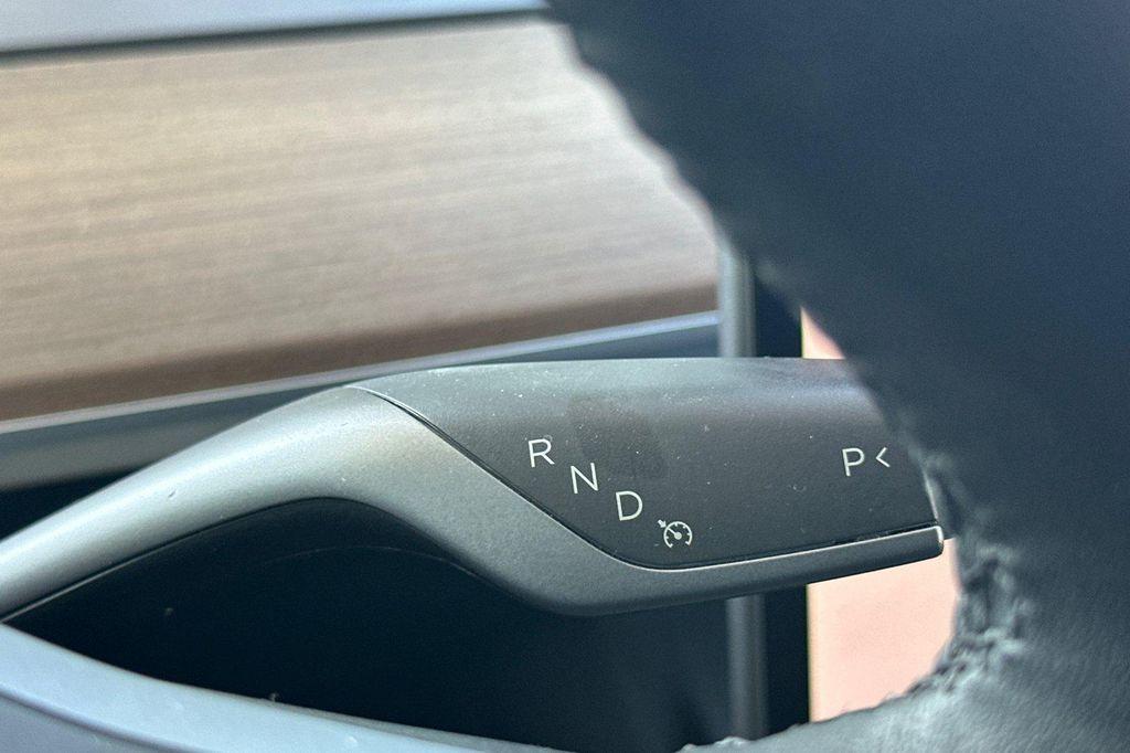 Tesla Model Y view 27