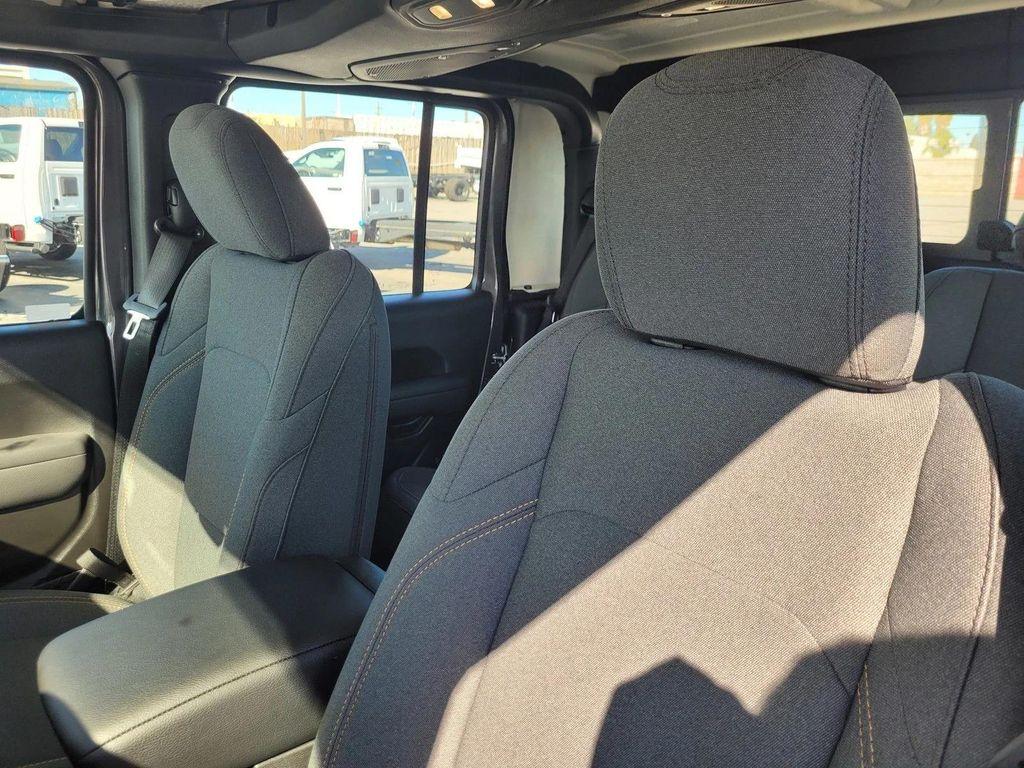 new 2026 Jeep Gladiator car, priced at $37,271
