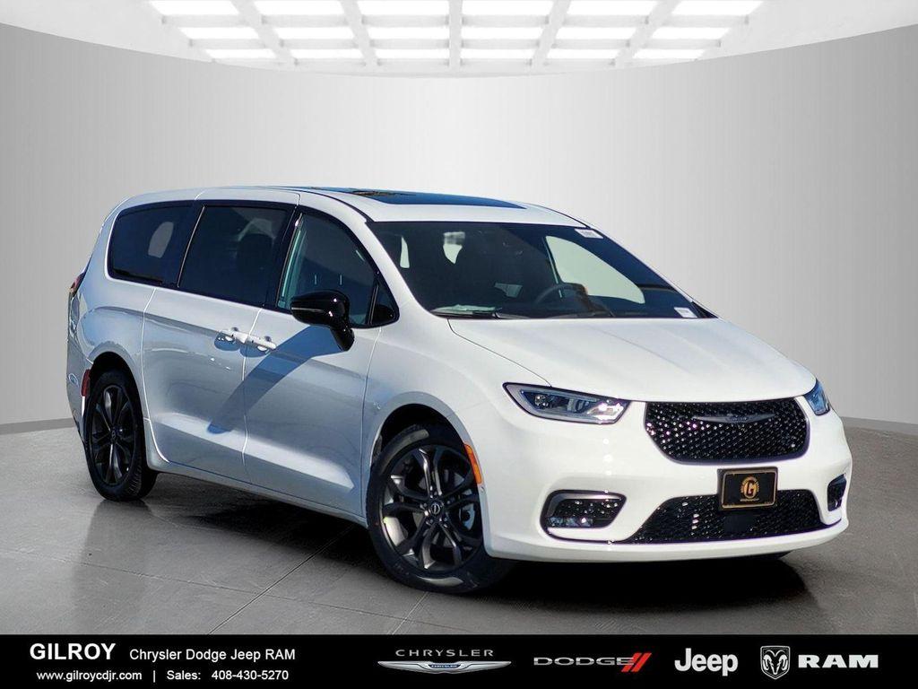 new 2026 Chrysler Pacifica car, priced at $46,485
