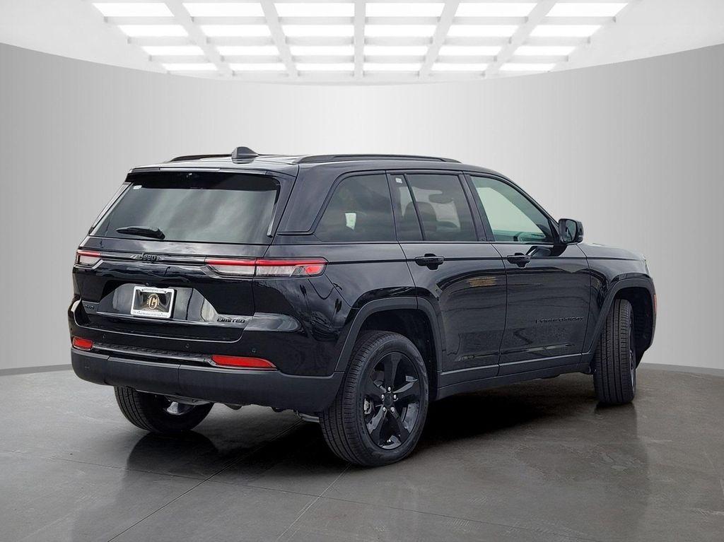 new 2025 Jeep Grand Cherokee car, priced at $47,995