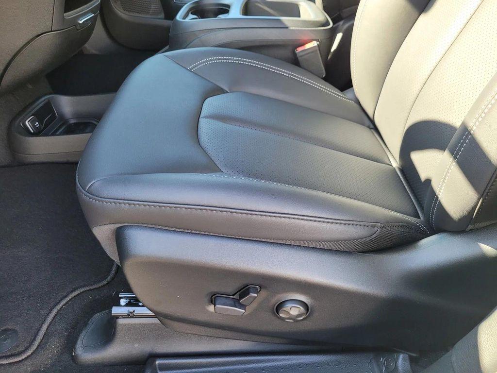 new 2026 Chrysler Pacifica car, priced at $39,141