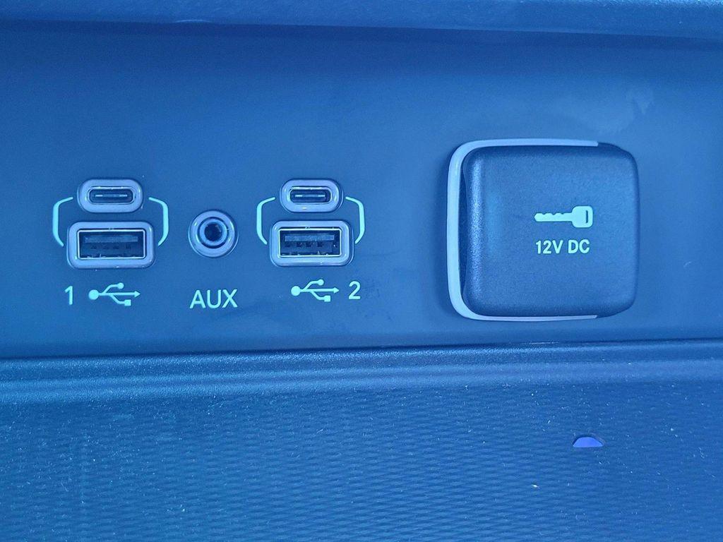 new 2025 Jeep Grand Cherokee car, priced at $38,525