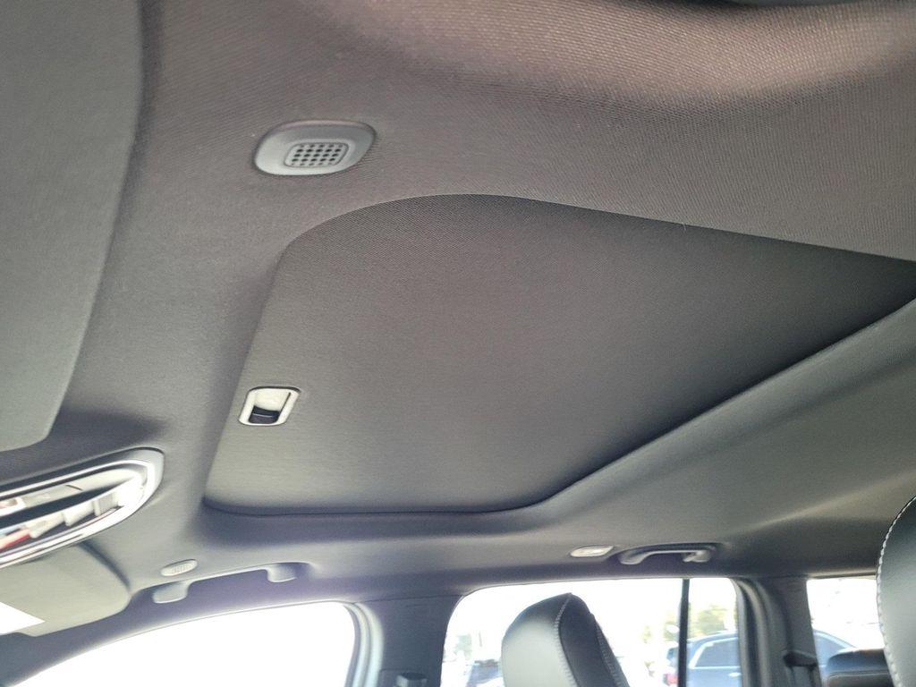 new 2025 Jeep Grand Cherokee car, priced at $43,745