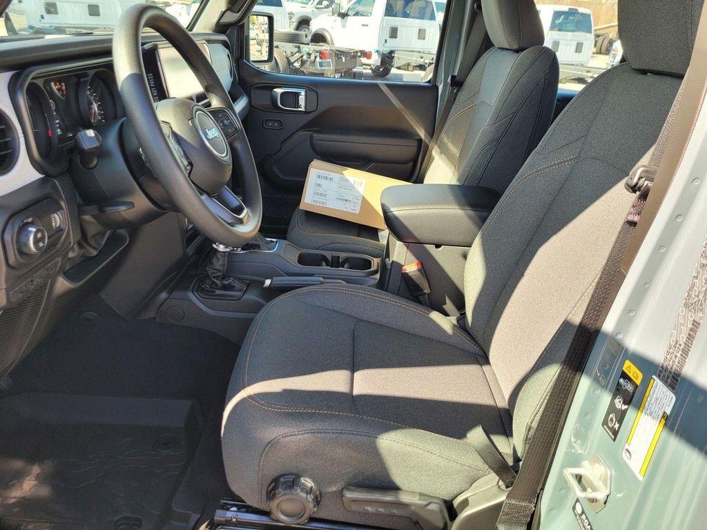 new 2026 Jeep Gladiator car, priced at $44,770