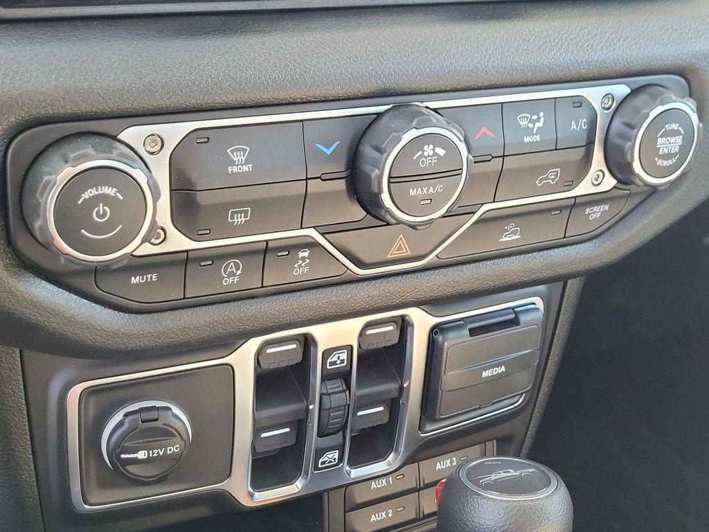 new 2026 Jeep Gladiator car, priced at $37,271