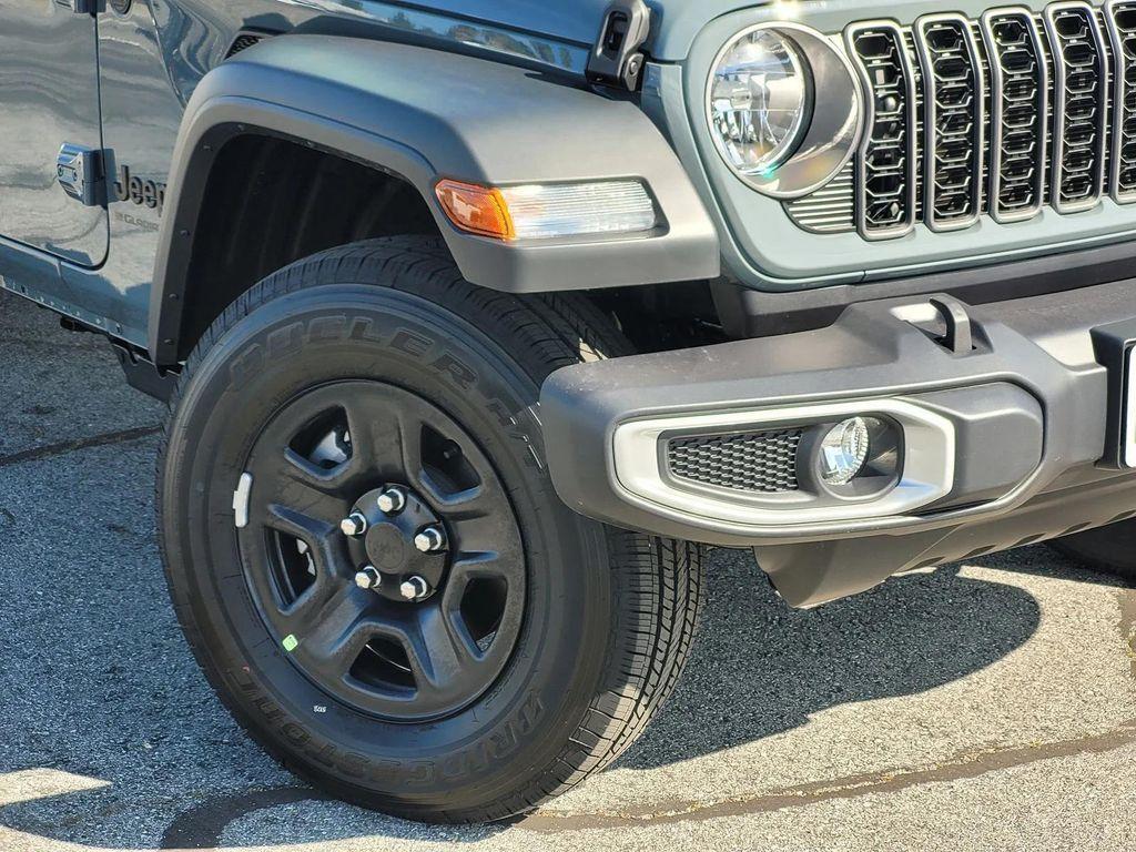 new 2026 Jeep Gladiator car, priced at $37,271