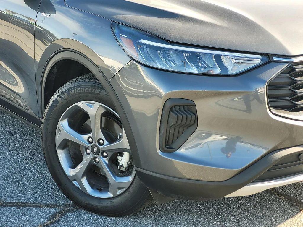 used 2025 Ford Escape car, priced at $22,975