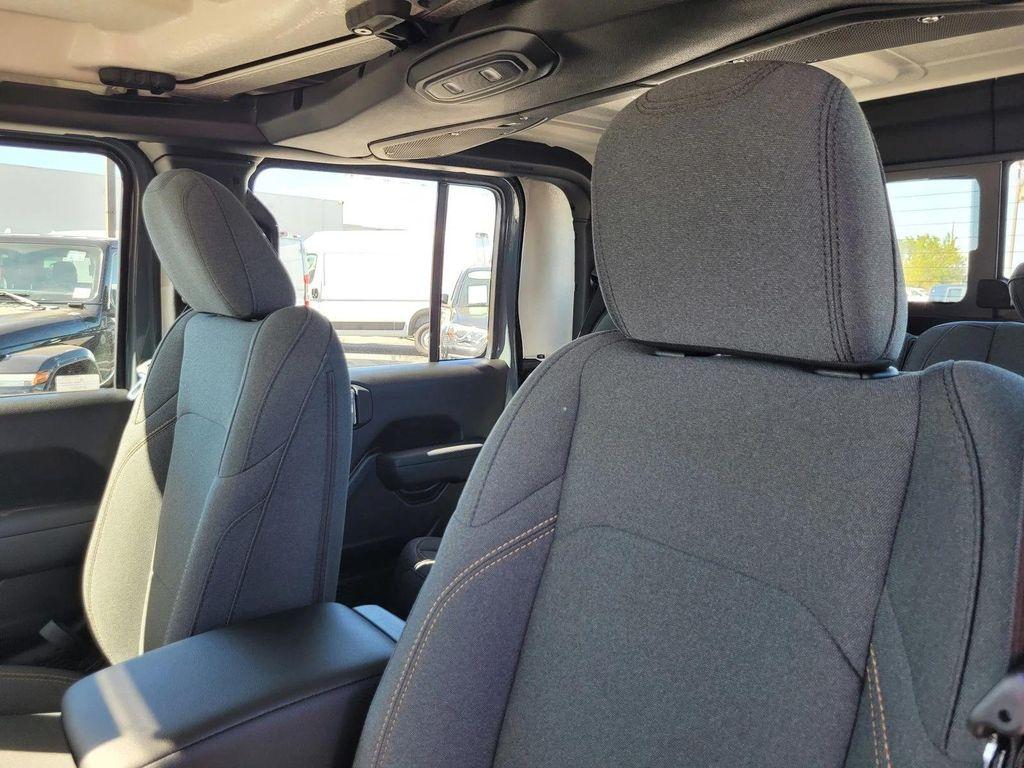 new 2026 Jeep Gladiator car, priced at $36,801