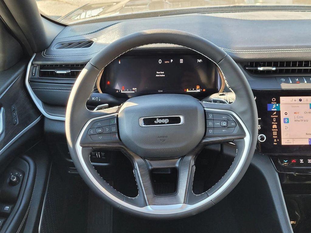 new 2026 Jeep Grand Cherokee car, priced at $46,081