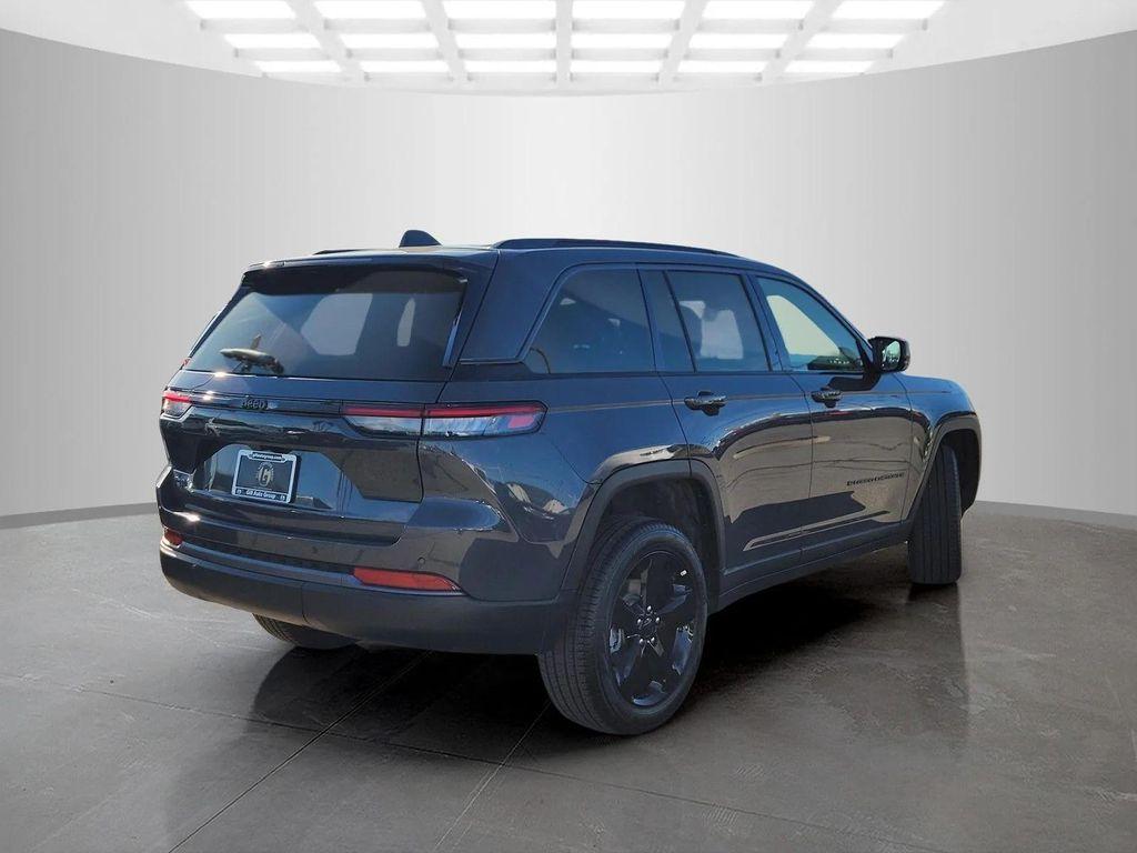 new 2026 Jeep Grand Cherokee car, priced at $46,081