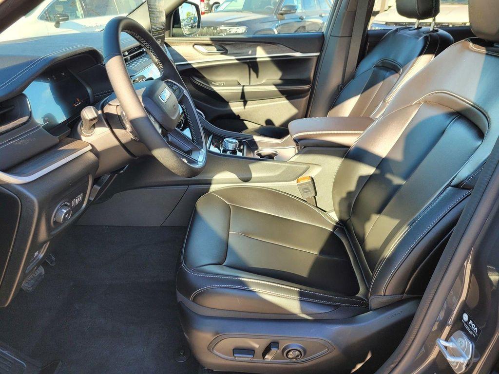 new 2026 Jeep Grand Cherokee car, priced at $44,080