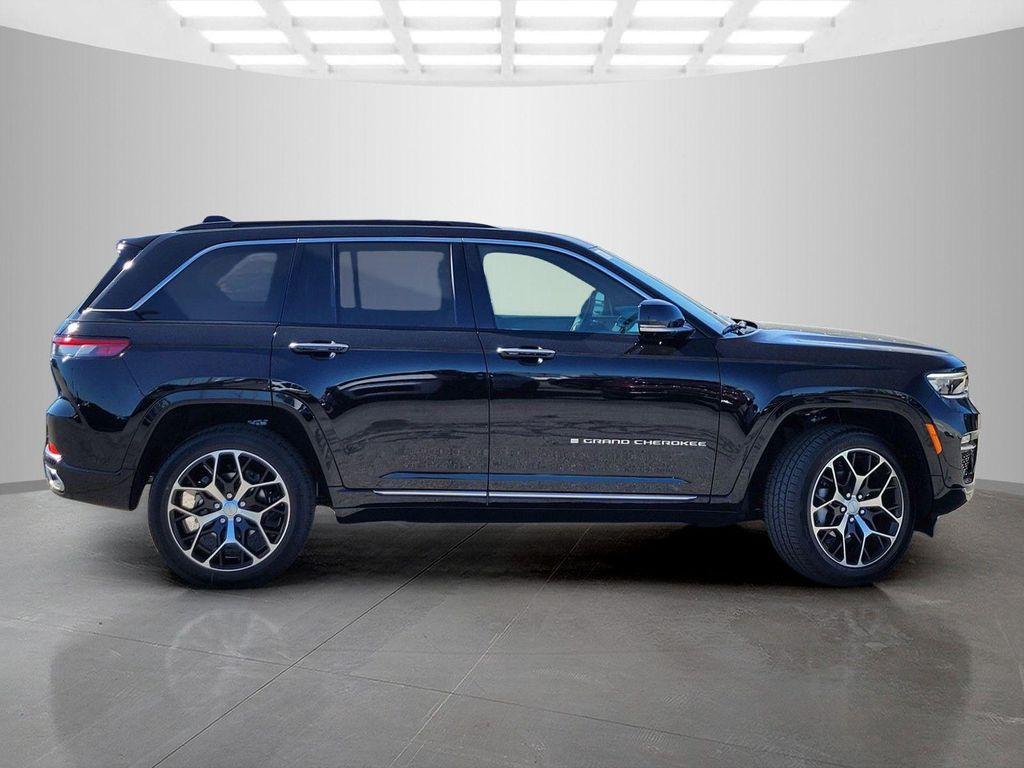 new 2025 Jeep Grand Cherokee car, priced at $61,650