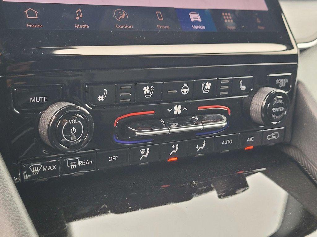 new 2025 Jeep Grand Cherokee L car, priced at $50,995