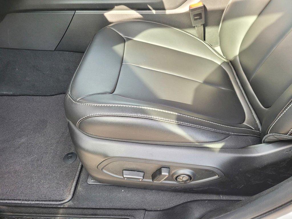 new 2026 Jeep Grand Cherokee L car, priced at $45,905