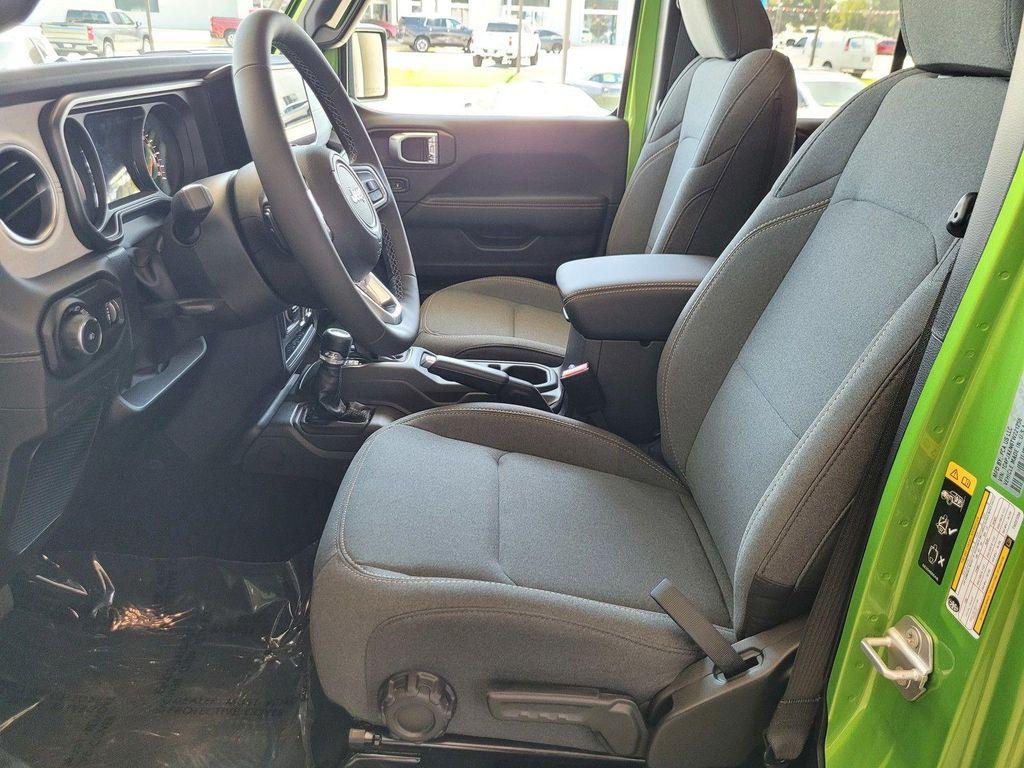 new 2026 Jeep Wrangler car, priced at $47,286