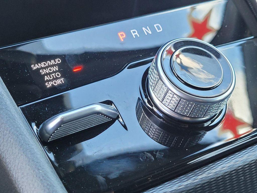 new 2025 Jeep Grand Cherokee car, priced at $43,600