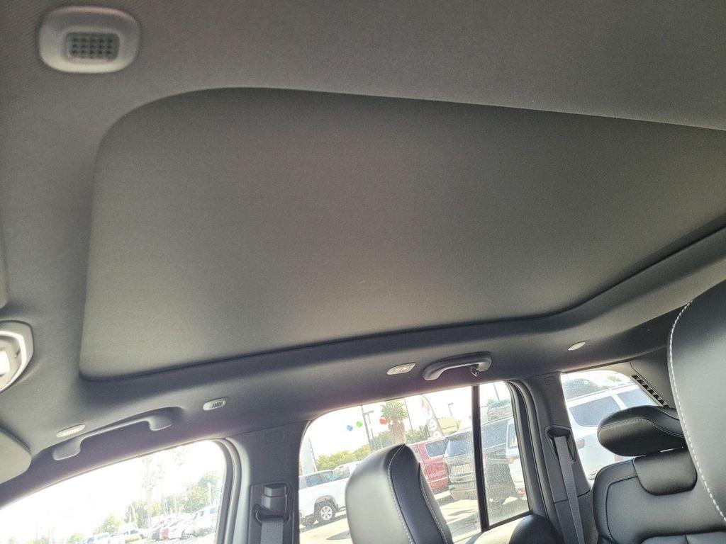 new 2025 Jeep Grand Cherokee car, priced at $43,600