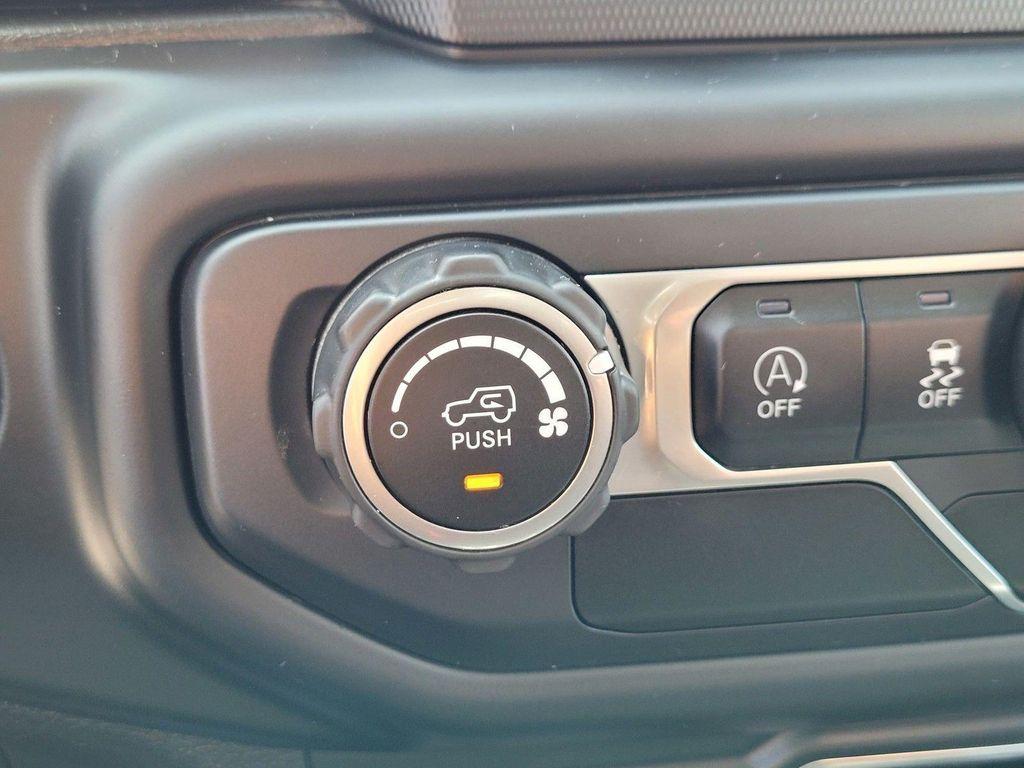 used 2021 Jeep Wrangler Unlimited car, priced at $27,994